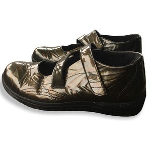 DREW SHOES Orchid Metallic Bronze & Green 8W